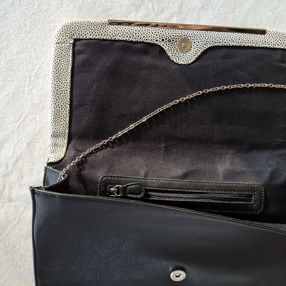 Vegan Faux Lizard Textured Clutch Purse Handbag - Picture 3 of 5